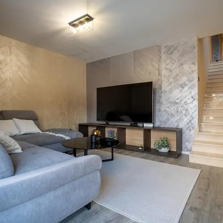 Vacation House Privlaka 别墅 *