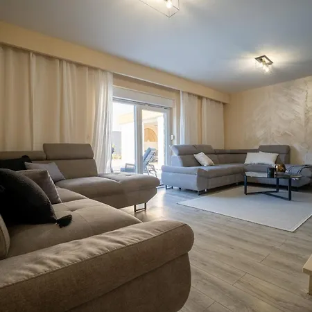 别墅 Vacation House Privlaka 普利拉卡